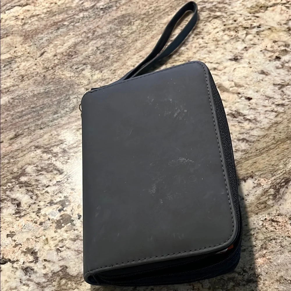Organizer/Planner/Wallet zippered with Calculator and compartments never used
